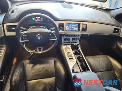 Zdjęcie 8 z 12 samochodu: 2015 JAGUAR XF 3.0 SPORT VIN:SAJWA0F78F8U58263 - miniatura