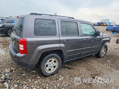 Trzecie zdjęcie samochodu z tyłu: 2016 JEEP PATRIOT SPORT VIN:1C4NJPBB5GD808437 - miniatura