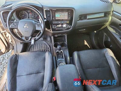 Zdjęcie 8 z 13 samochodu: 2016 MITSUBISHI OUTLANDER GT VIN:JA4JZ4AX6GZ010271 - miniatura