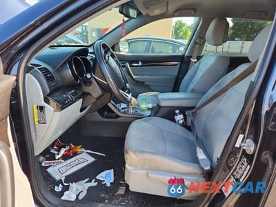Zdjęcie 7 z 13 samochodu: 2013 KIA SORENTO LX VIN:5XYKT3A14DG403360 - miniatura