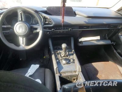 Zdjęcie 8 z 12 samochodu: 2021 MAZDA 3 VIN:JM1BPAAL3M1344232 - miniatura