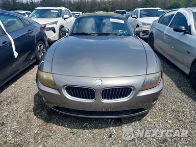 Piąte zdjęcie samochodu w środku: 2004 BMW Z4 2.5 VIN:4USBT33524LR68088 - miniatura