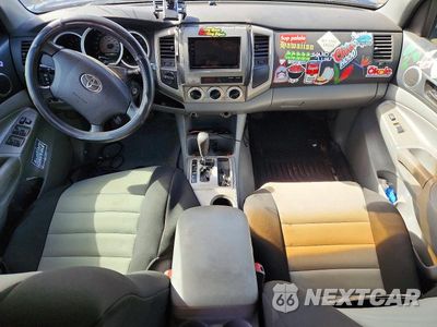 Zdjęcie 8 z 13 samochodu: 2005 TOYOTA TACOMA DOUBLE CAB VIN:5TELU42N95Z055281 - miniatura