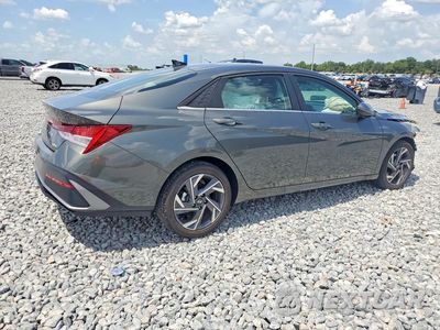 Trzecie zdjęcie samochodu z tyłu: 2026 HYUNDAI ELANTRA LIMITED VIN:KMHLP4DG2TU150983 - miniatura