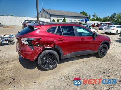 Trzecie zdjęcie samochodu z tyłu: 2024 CHEVROLET TRAX ACTIV VIN:KL77LKE2XRC103835 - miniatura