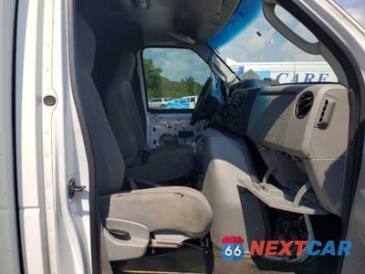 Piąte zdjęcie samochodu w środku: 2022 FORD E350 ECONO VIN:1FDWE3FN2NDC20123 - miniatura