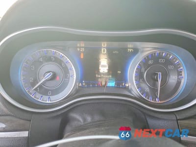 Zdjęcie 9 z 12 samochodu: 2015 CHRYSLER 300 LIMITED VIN:2C3CCAAG5FH785775 - miniatura