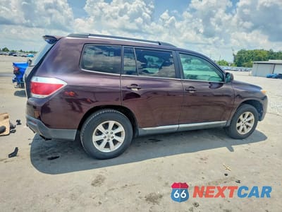 Trzecie zdjęcie samochodu z tyłu: 2013 TOYOTA HIGHLANDER SE VIN:5TDZK3EH0DS119512 - miniatura