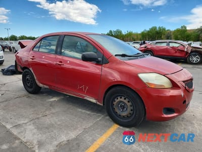 Czwarte zdjęcie samochodu z boku: 2010 TOYOTA YARIS BASE VIN:JTDBT4K34A1379692 - miniatura