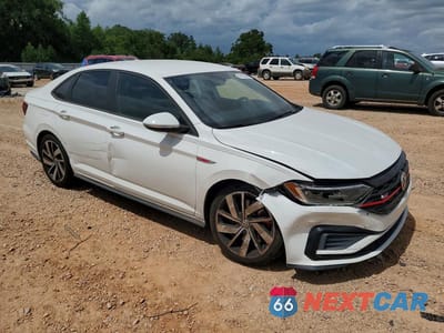 Czwarte zdjęcie samochodu z boku: 2020 VOLKSWAGEN JETTA GLI VIN:3VW6T7BU7LM027091 - miniatura