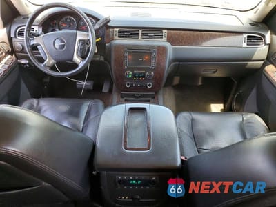 Zdjęcie 8 z 13 samochodu: 2010 GMC YUKON XL DENALI VIN:1GKUKMEF7AR122369 - miniatura