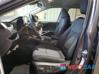 Zdjęcie 7 z 13 samochodu: 2025 TOYOTA RAV4 XLE VIN:2T3P1RFV5SW614303 - miniatura