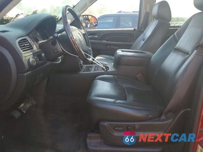 Zdjęcie 7 z 13 samochodu: 2014 GMC YUKON XL DENALI VIN:1GKS2MEF2ER209982 - miniatura