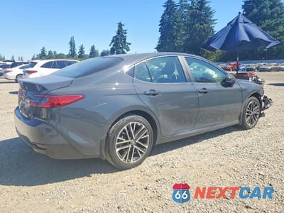 Trzecie zdjęcie samochodu z tyłu: 2026 TOYOTA CAMRY XLE VIN:4T1DBADK0TU557741 - miniatura