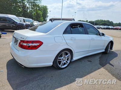 Trzecie zdjęcie samochodu z tyłu: 2013 MERCEDES-BENZ E 350 4MATIC VIN:WDDHF8JBXDA755629 - miniatura