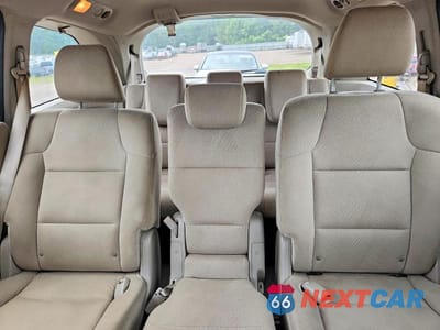 Zdjęcie 10 z 13 samochodu: 2016 HONDA ODYSSEY SE VIN:5FNRL5H30GB151295 - miniatura