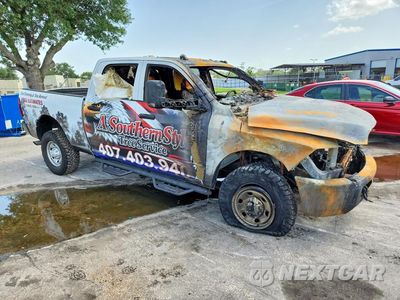 Czwarte zdjęcie samochodu z boku: 2017 RAM 2500 ST VIN:3C6UR5CJ1HG663486 - miniatura