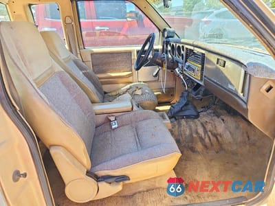 Zdjęcie 10 z 11 samochodu: 1984 CHEVROLET S TRUCK S10 VIN:1GCCS14B1E8229871 - miniatura