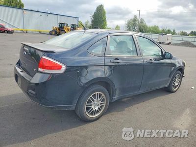 Trzecie zdjęcie samochodu z tyłu: 2011 FORD FOCUS SE VIN:1FAHP3FN9BW190910 - miniatura