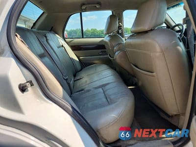 Zdjęcie 10 z 12 samochodu: 2009 MERCURY GRAND MARQUIS LS VIN:2MEHM75V89X635159 - miniatura