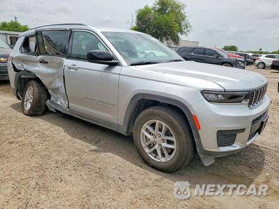 Czwarte zdjęcie samochodu z boku: 2025 JEEP GRAND CHEROKEE L LAREDO VIN:1C4RJJAG9S8734226 - miniatura