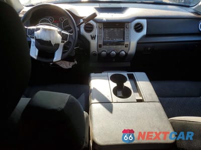 Zdjęcie 8 z 12 samochodu: 2017 TOYOTA TUNDRA SR5 VIN:5TFDW5F12HX614760 - miniatura