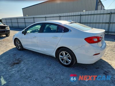 Drugie zdjęcie samochodu z przodu: 2017 CHEVROLET CRUZE LT VIN:1G1BE5SM9H7170893 - miniatura