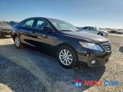 Czwarte zdjęcie samochodu z boku: 2010 TOYOTA CAMRY XLE V6 VIN:4T1BK3EK3AU108388 - miniatura