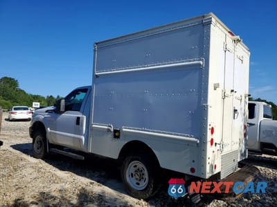 Drugie zdjęcie samochodu z przodu: 2015 FORD F250 BOX TRUCK VIN:1FDBF2B60FED21564 - miniatura