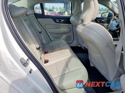 Zdjęcie 10 z 12 samochodu: 2025 VOLVO S60 CORE VIN:7JRL12FJ5SG369129 - miniatura