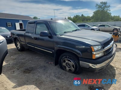 Czwarte zdjęcie samochodu z boku: 2004 CHEVROLET SILVERADO K1500 VIN:2GCEK19T441129534 - miniatura