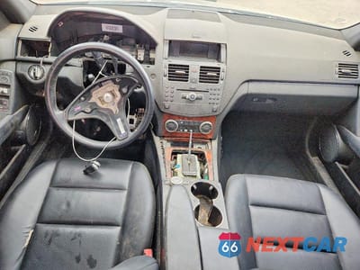 Zdjęcie 8 z 13 samochodu: 2010 MERCEDES-BENZ C 300 4MATIC VIN:WDDGF8BB7AR108743 - miniatura