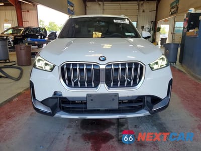 Piąte zdjęcie samochodu w środku: 2025 BMW X1 XDRIVE28I VIN:WBX73EF07S5140727 - miniatura