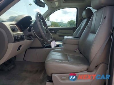 Zdjęcie 7 z 12 samochodu: 2011 CHEVROLET SUBURBAN K1500 LT VIN:1GNSKJE35BR336180 - miniatura