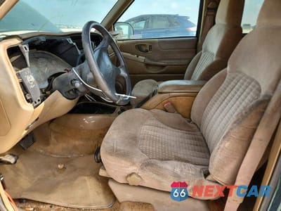 Zdjęcie 7 z 12 samochodu: 1998 CHEVROLET BLAZER VIN:1GNCS13W3W2252004 - miniatura