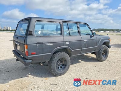 Trzecie zdjęcie samochodu z tyłu: 1985 TOYOTA LAND CRUISER FJ60 VIN:JT3FJ60G1F1131534 - miniatura