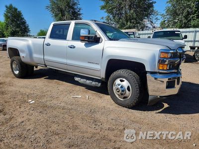 Czwarte zdjęcie samochodu z boku: 2019 CHEVROLET SILVERADO K3500 LTZ VIN:1GC4KXEY9KF196197 - miniatura