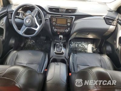 Zdjęcie 8 z 12 samochodu: 2017 NISSAN ROGUE SPORT SV VIN:JN1BJ1CP5HW005324 - miniatura