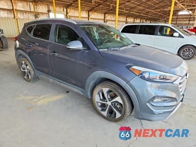Czwarte zdjęcie samochodu z boku: 2017 HYUNDAI TUCSON SPORT VIN:KM8J33A29HU377844 - miniatura