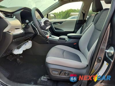 Zdjęcie 7 z 13 samochodu: 2023 TOYOTA RAV4 HYBRID XLE VIN:JTMRWRFV5PD188093 - miniatura
