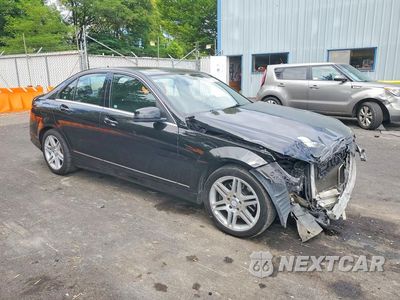 Czwarte zdjęcie samochodu z boku: 2010 MERCEDES-BENZ C 350 VIN:WDDGF5GB7AR114503 - miniatura