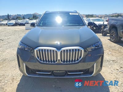 Piąte zdjęcie samochodu w środku: 2026 BMW X5 XDRIVE50E VIN:5UX43EU08T9039076 - miniatura