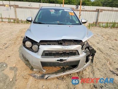 Piąte zdjęcie samochodu w środku: 2012 CHEVROLET SONIC LT VIN:1G1JC5SH3C4132414 - miniatura