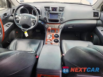 Zdjęcie 8 z 13 samochodu: 2013 TOYOTA HIGHLANDER HYBRID LIMITED VIN:JTEDC3EH9D2013182 - miniatura