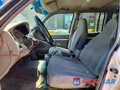 Zdjęcie 7 z 13 samochodu: 1999 FORD EXPLORER VIN:1FMZU34X0XZB40023 - miniatura