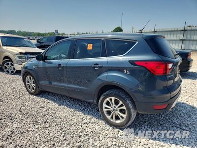 Drugie zdjęcie samochodu z przodu: 2019 FORD ESCAPE SE VIN:1FMCU0GD2KUC07362 - miniatura