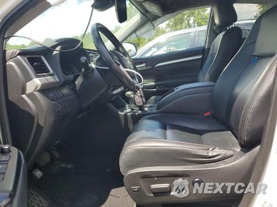 Zdjęcie 7 z 13 samochodu: 2019 TOYOTA HIGHLANDER HYBRID XLE VIN:5TDJGRFH4KS067251 - miniatura