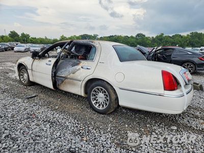 Drugie zdjęcie samochodu z przodu: 2002 LINCOLN TOWN CAR SIGNATURE VIN:1LNHM82W12Y668350 - miniatura