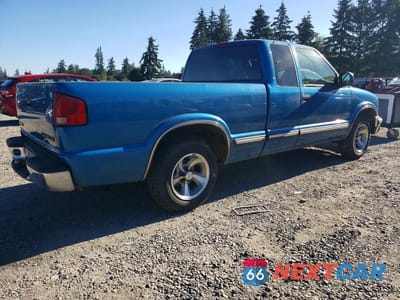 Trzecie zdjęcie samochodu z tyłu: 2000 CHEVROLET S TRUCK S10 VIN:1GCCS1955Y8241898 - miniatura