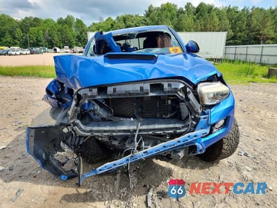 Piąte zdjęcie samochodu w środku: 2018 TOYOTA TACOMA TRD SPORT VIN:3TMCZ5ANXJM151923 - miniatura